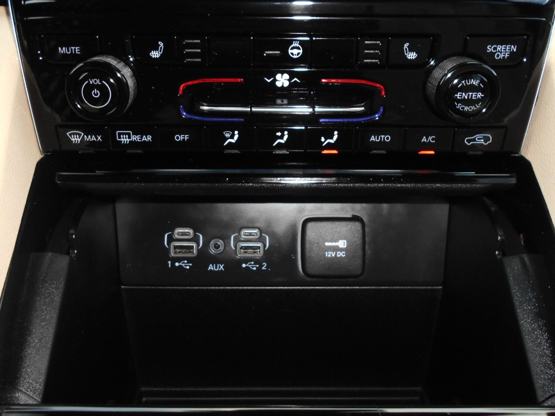 Used 2023 Jeep Grand Cherokee L Limited w/ Trailer Tow Group (B) AWD/4WD image 15