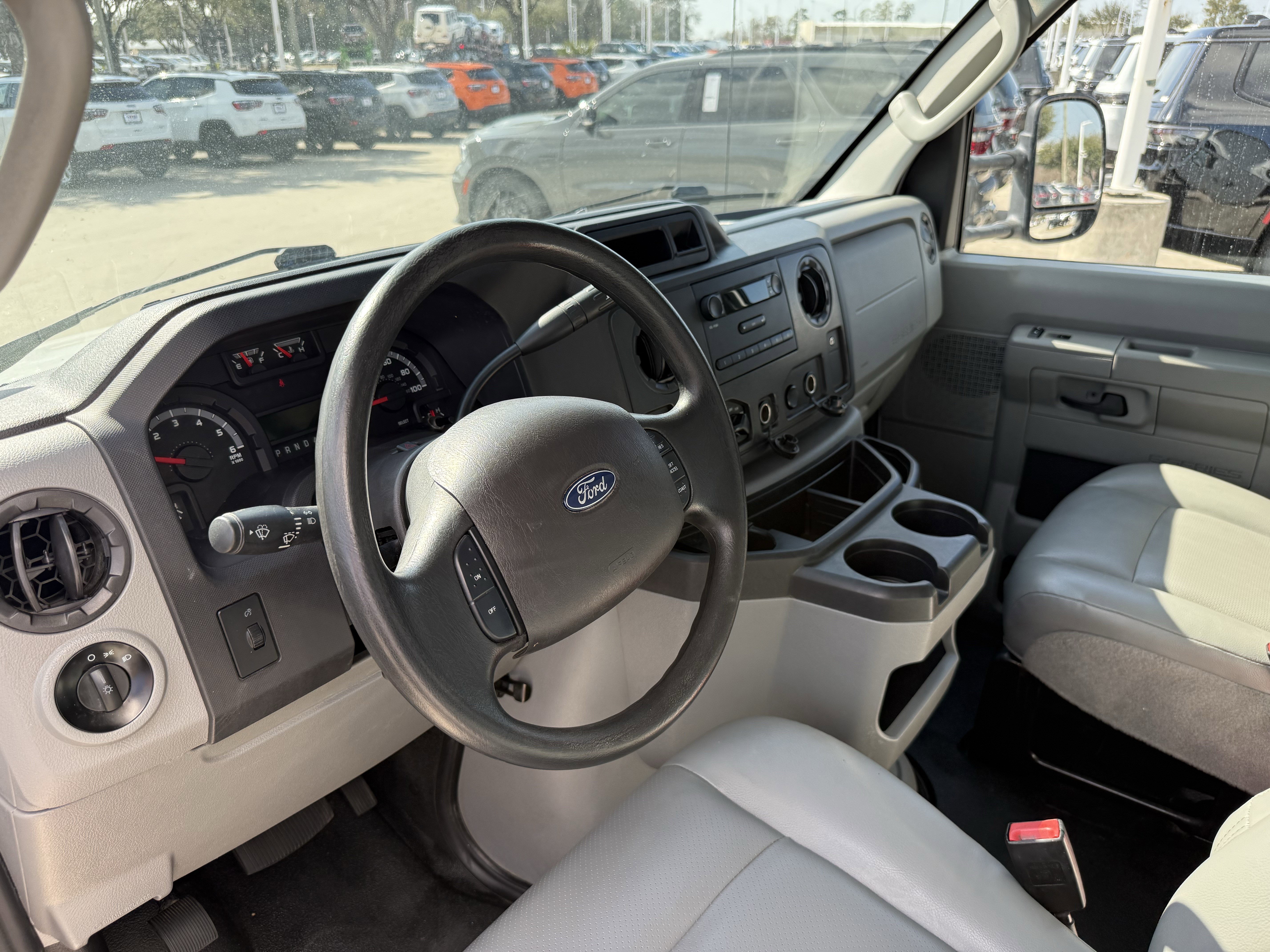 Used 2019 Ford E-350 and Econoline 350 Super Duty w/ Power Windows & Locks Group image 13