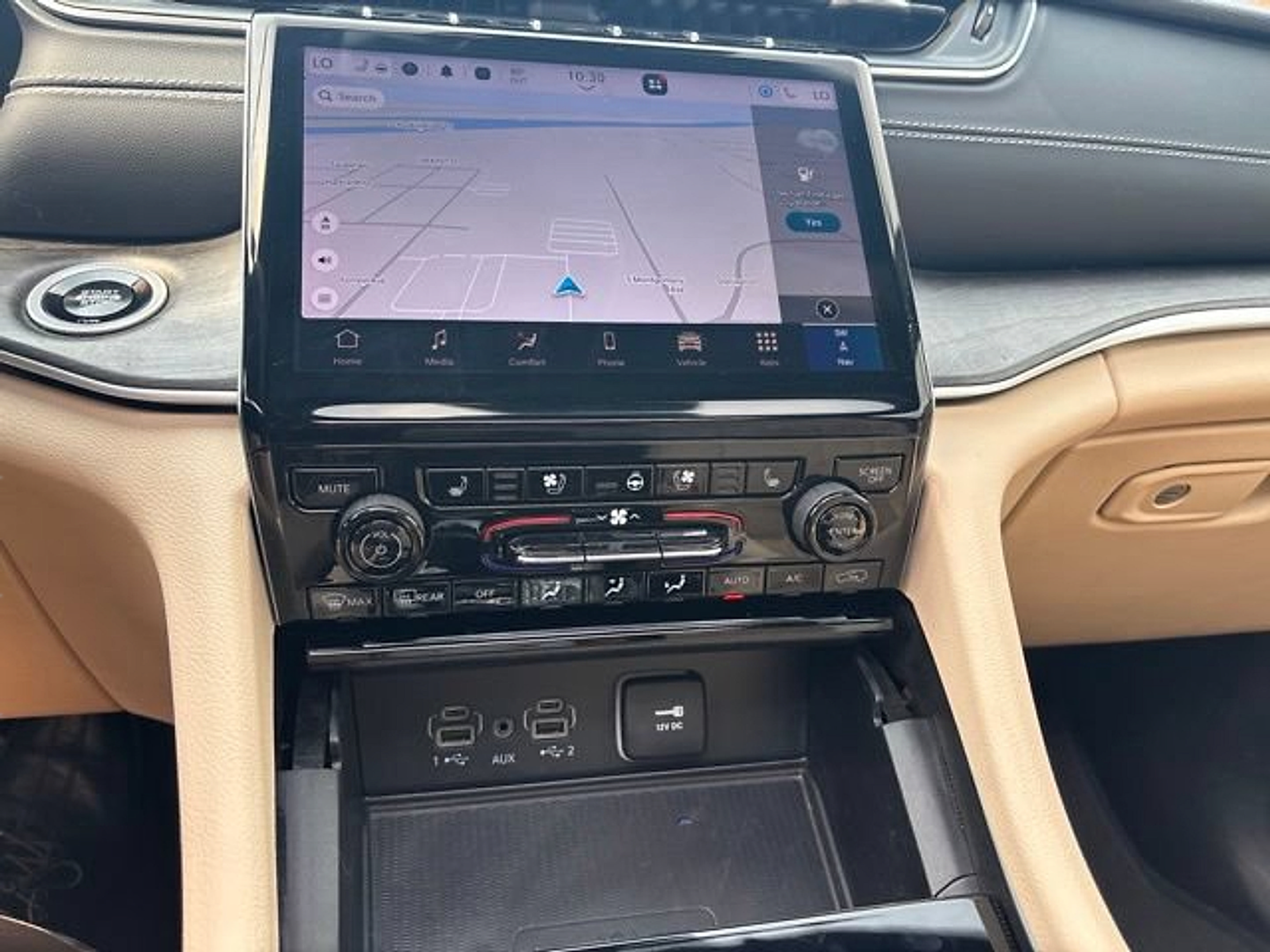 Used 2024 Jeep Grand Cherokee L Limited w/ Luxury Tech Group II AWD/4WD image 15