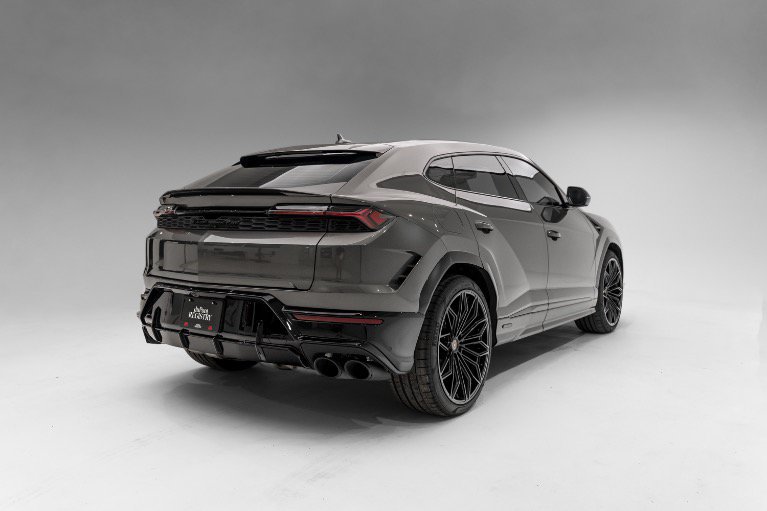 Used 2025 Lamborghini Urus SE AWD/4WD image 2