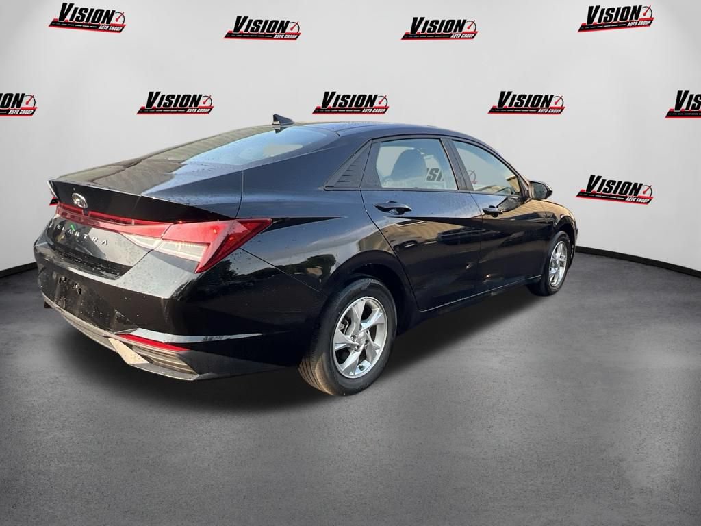 Used 2023 Hyundai Elantra SE FWD image 6