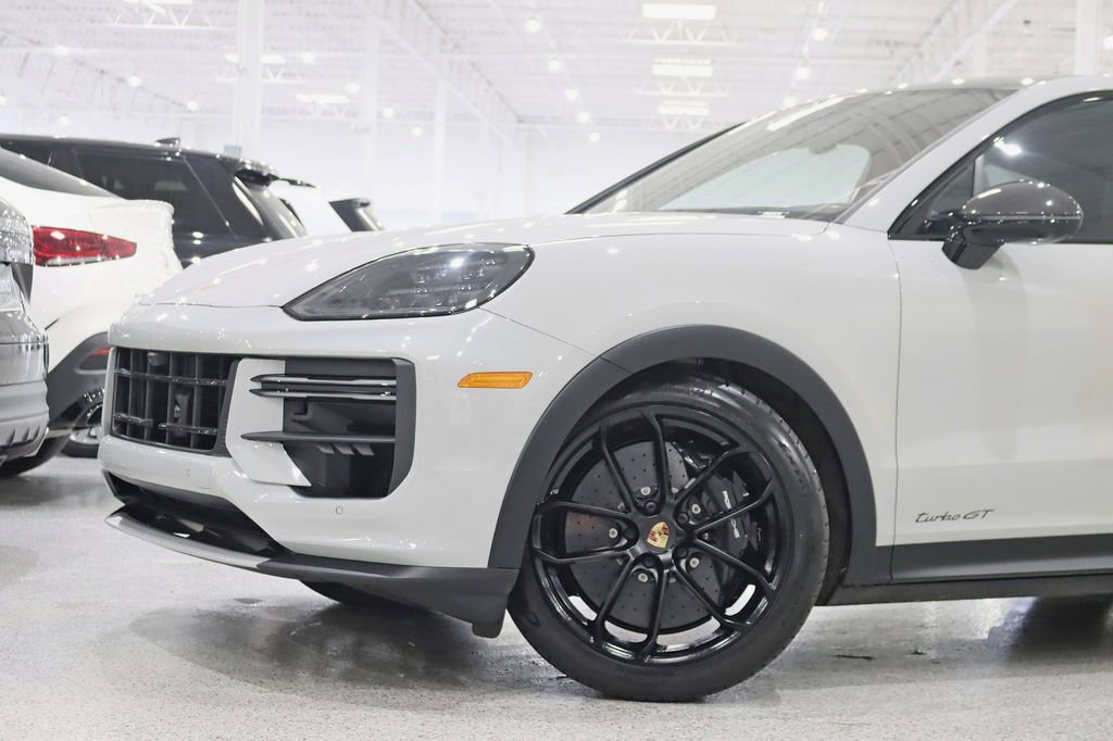 Used 2024 Porsche Cayenne Turbo GT AWD/4WD image 2