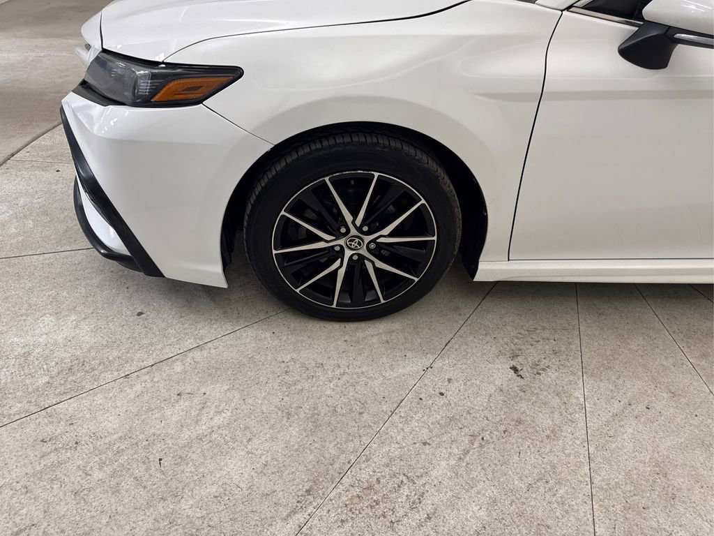Used 2023 Toyota Camry SE FWD image 9