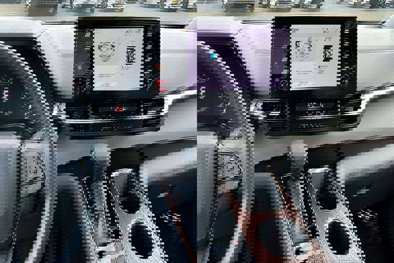 Certified 2023 Toyota Sienna LE image 6