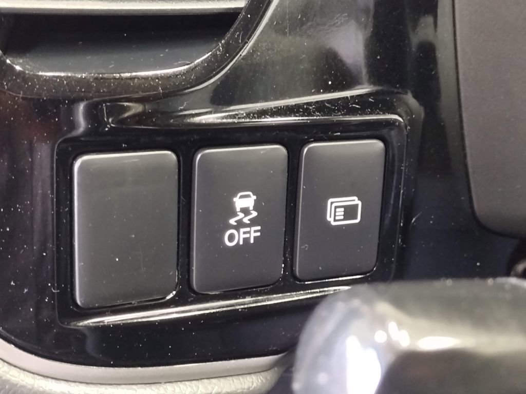 Used 2018 Mitsubishi Outlander ES image 27