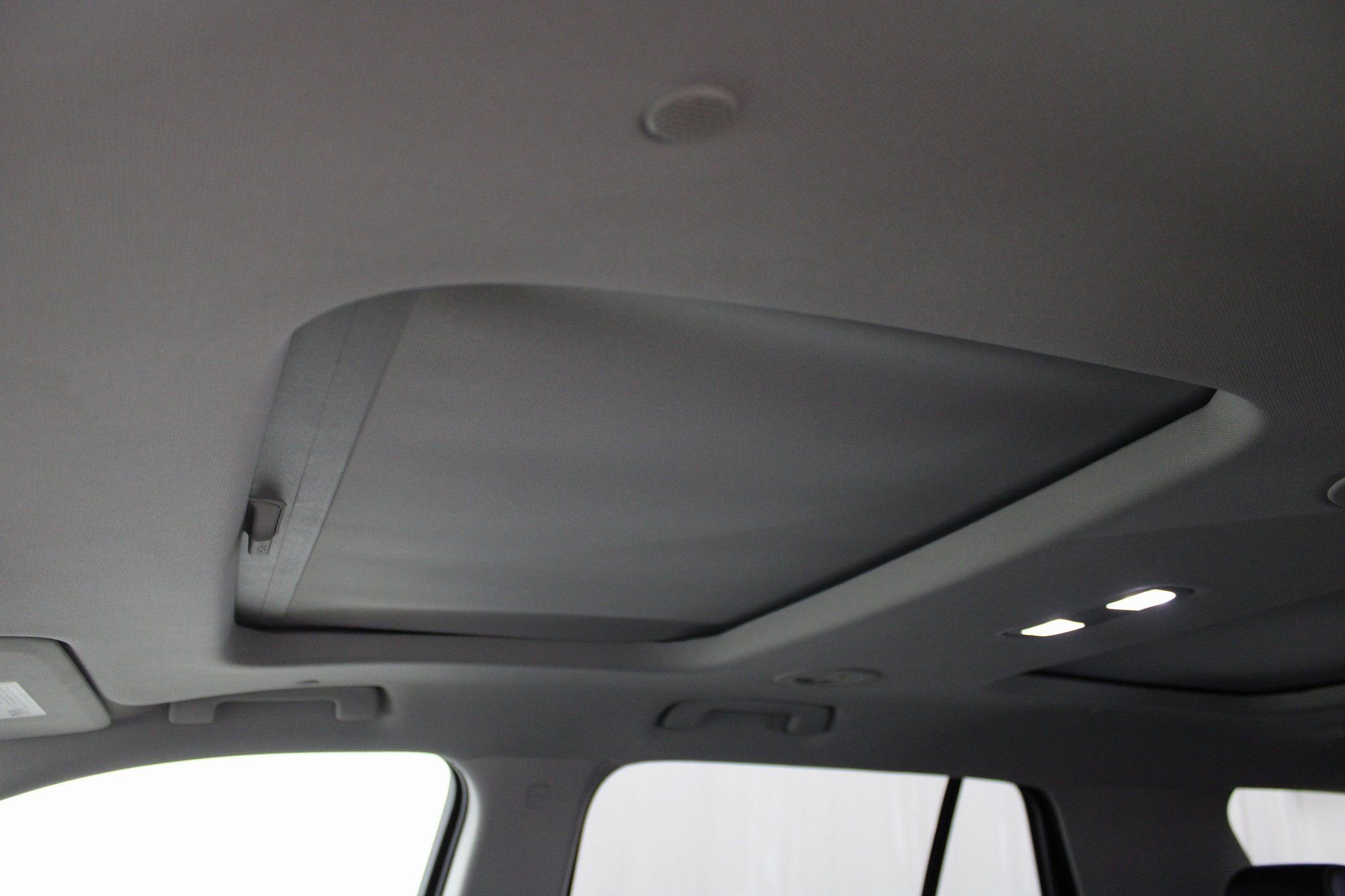 Used 2020 Chevrolet Traverse Premier w/ LPO, Blackout Package image 18