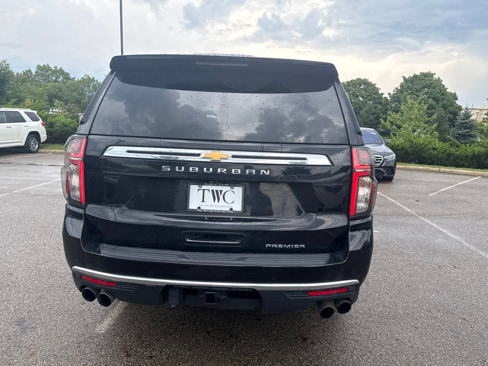 Used 2021 Chevrolet Suburban Premier AWD/4WD image 6