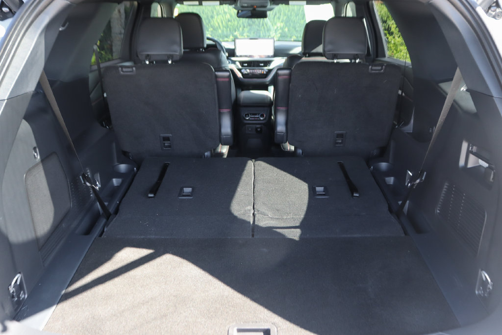 Used 2026 Ford Explorer ST-Line w/ ST-Line Street Pack AWD/4WD image 9