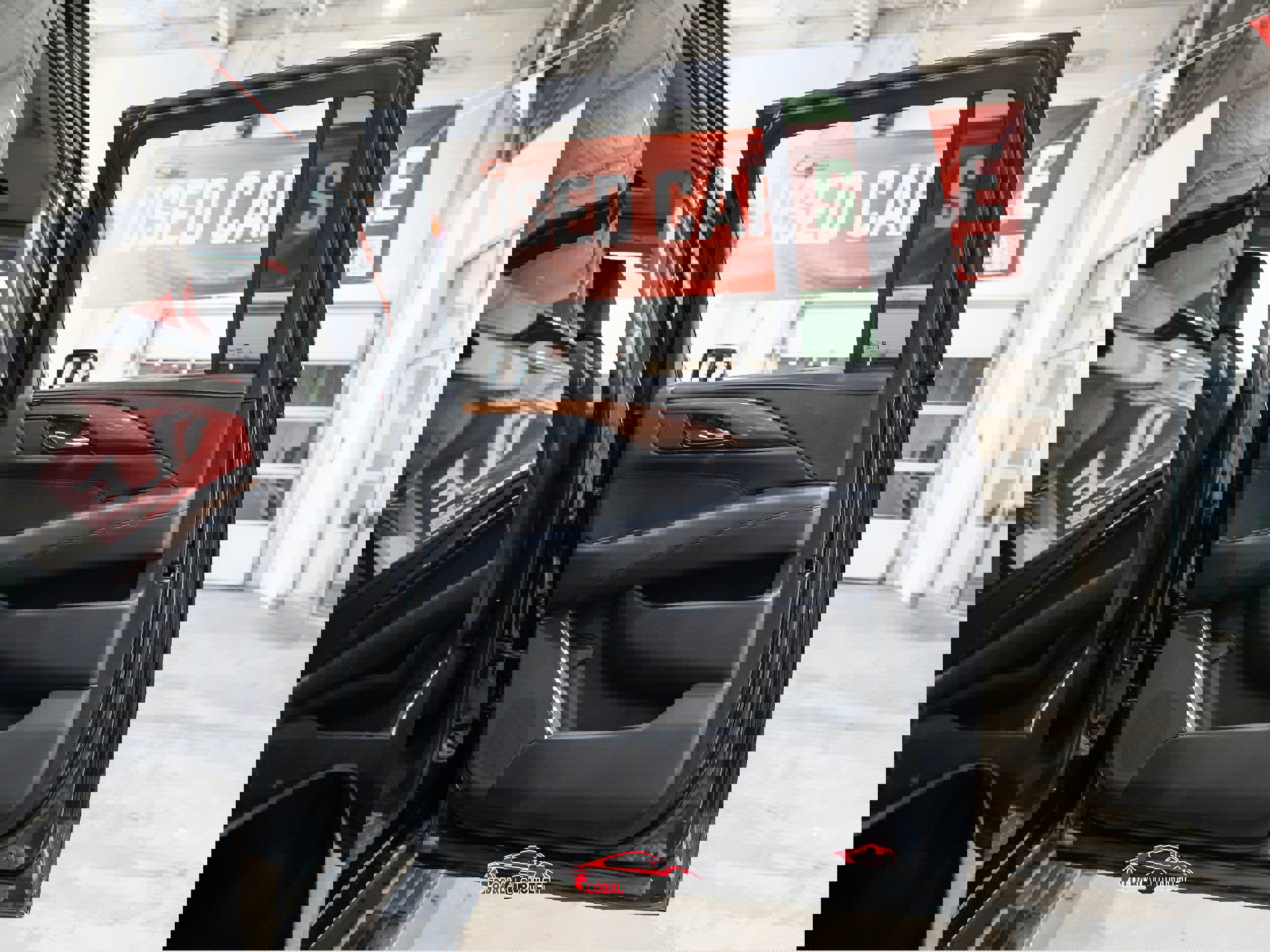 Used 2020 Cadillac Escalade ESV Premium Luxury w/ Escalade Sport Edition image 44