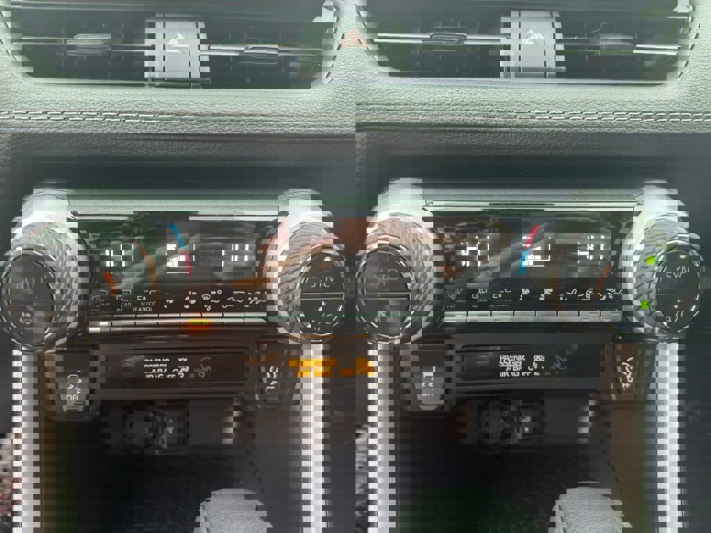 Used 2021 Toyota RAV4 XLE image 25