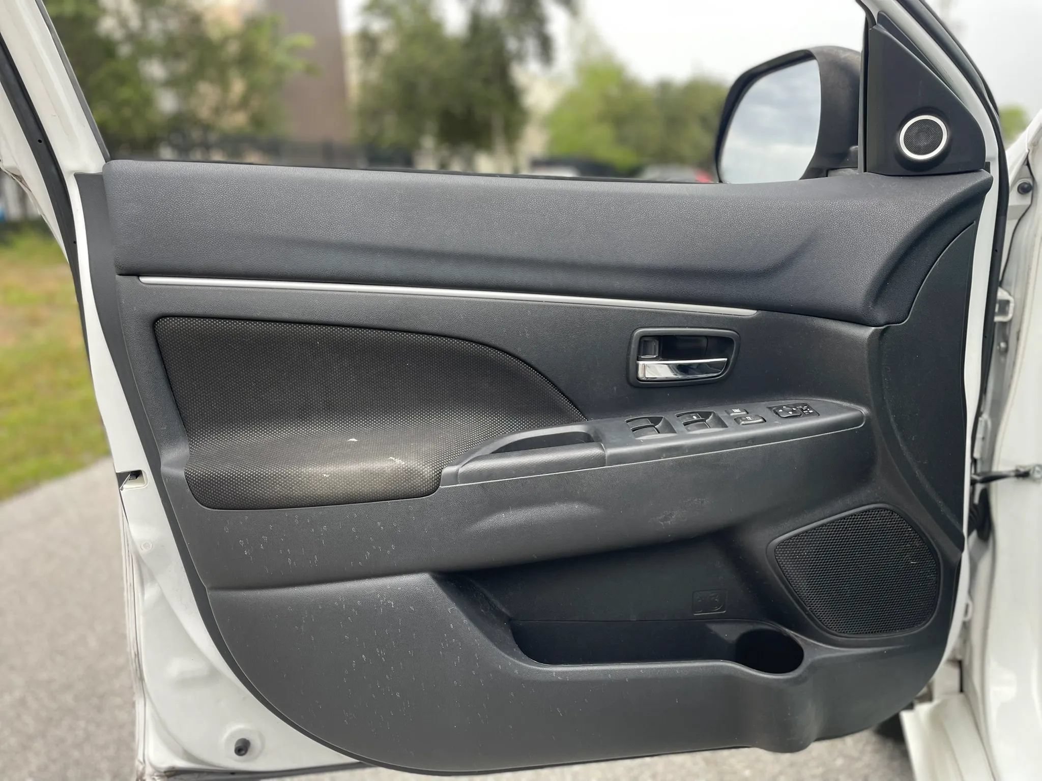 Used 2012 Mitsubishi Outlander Sport SE FWD image 32