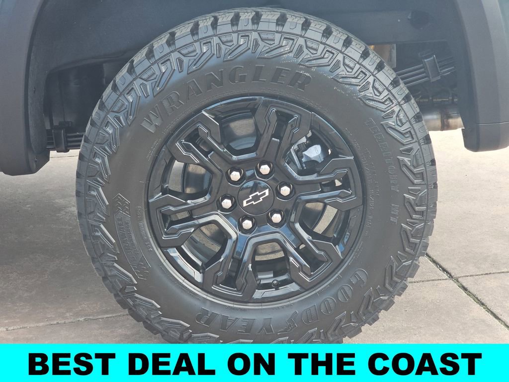 New 2026 Chevrolet Silverado 1500 ZR2 w/ Dark Appearance Package image 37