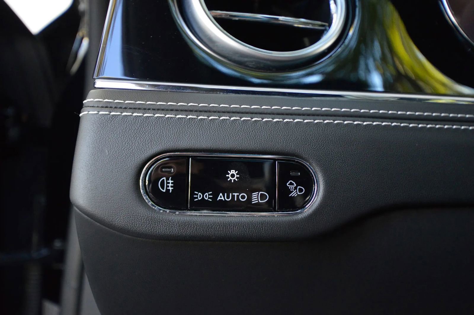 Used 2022 Bentley Flying Spur V8 image 42