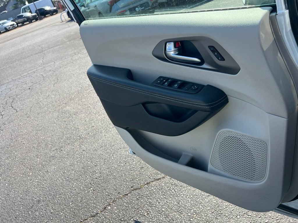 Used 2023 Chrysler Pacifica Touring-L FWD image 20