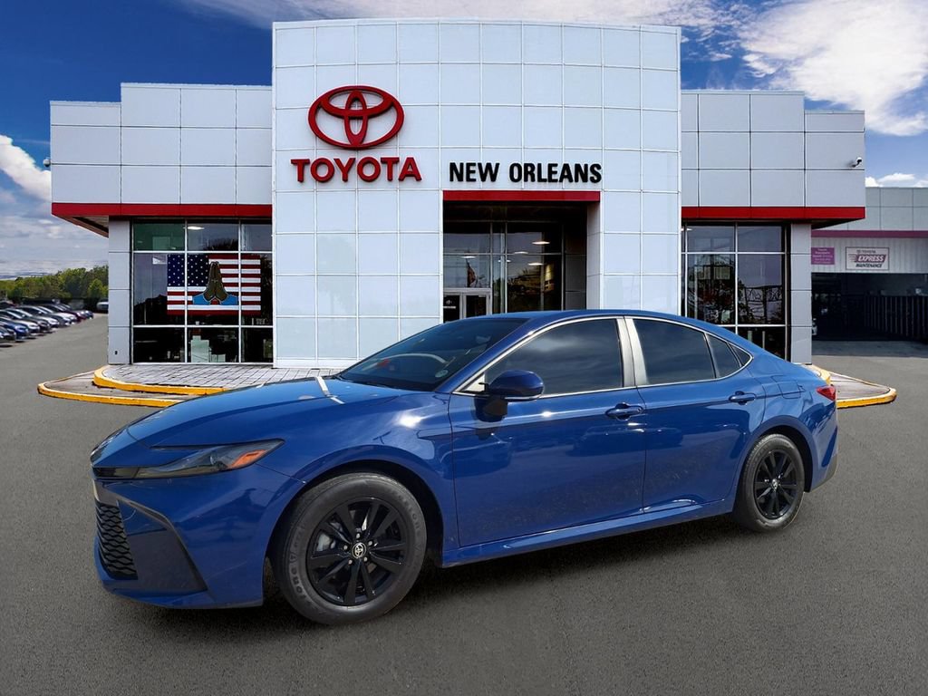 Used 2025 Toyota Camry LE w/ Convenience Package FWD image 1