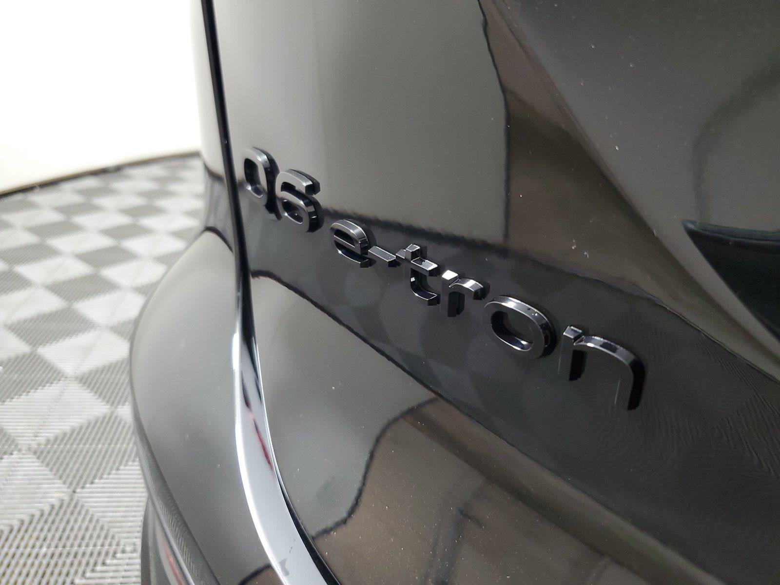 New 2027 Audi Q6 e-tron Premium Plus AWD/4WD image 9