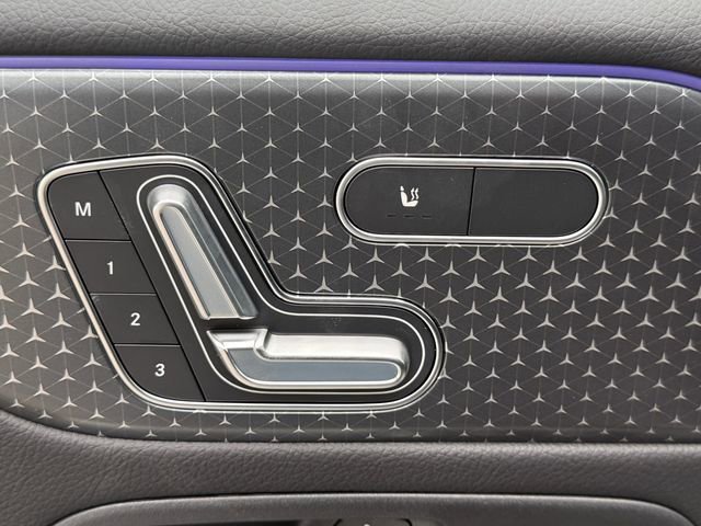 Used 2025 Mercedes-Benz GLB 250 4MATIC image 14