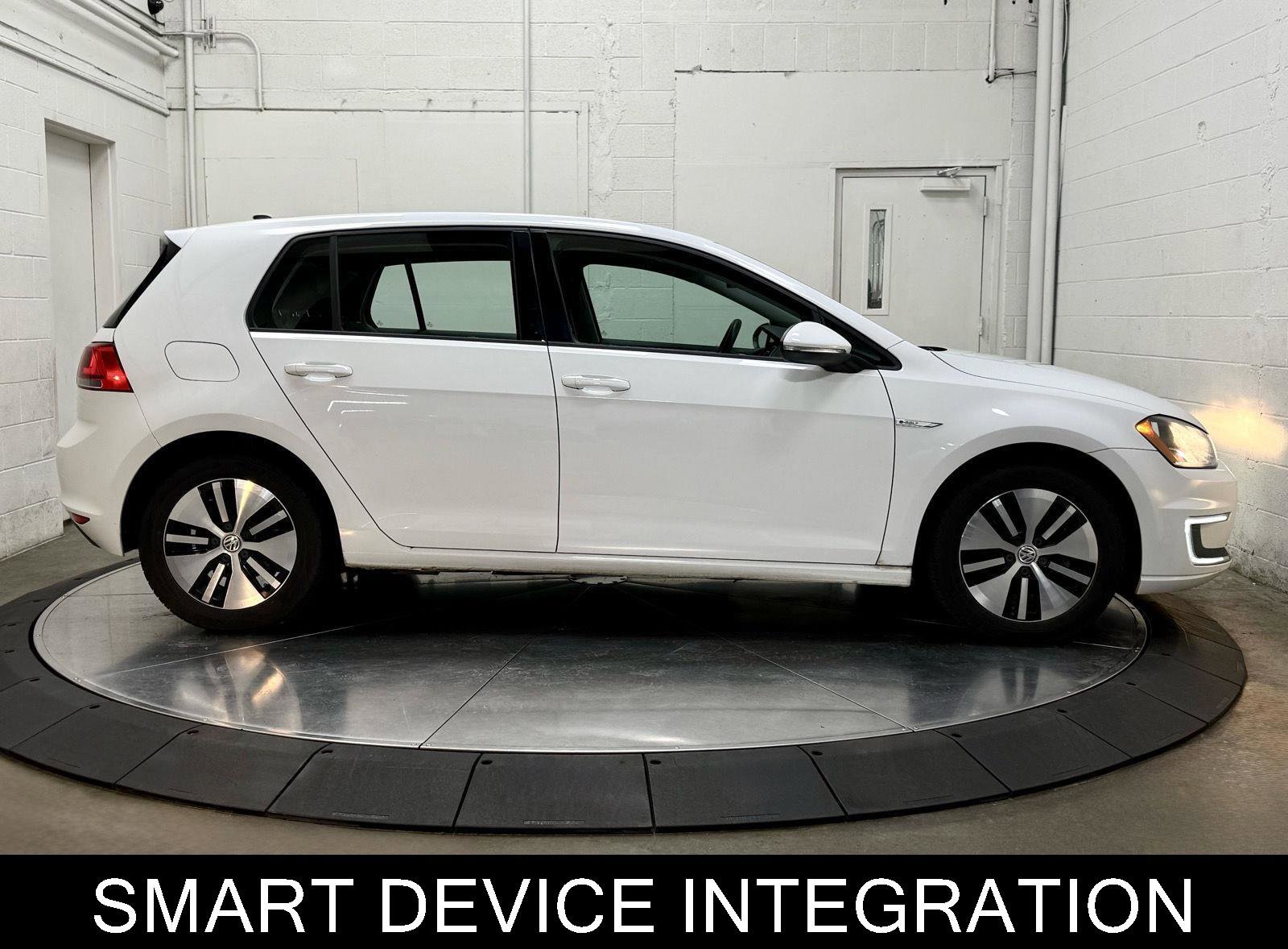 Used 2016 Volkswagen e-Golf SE w/ DC Fast Charging Package FWD image 9
