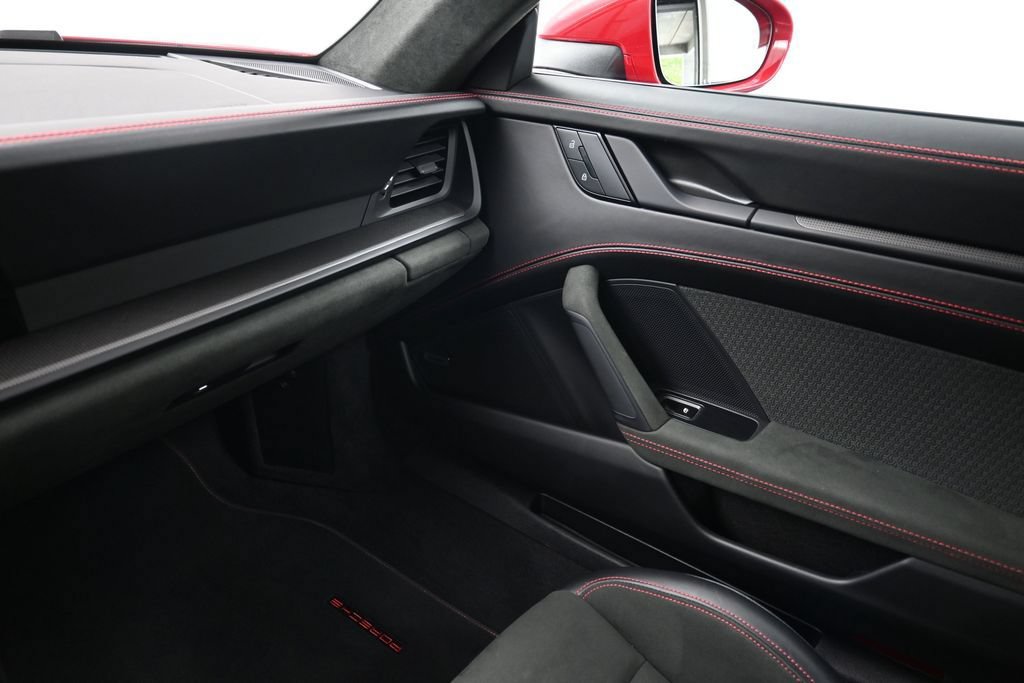 Certified 2025 Porsche 911 Carrera 4 GTS AWD/4WD image 22