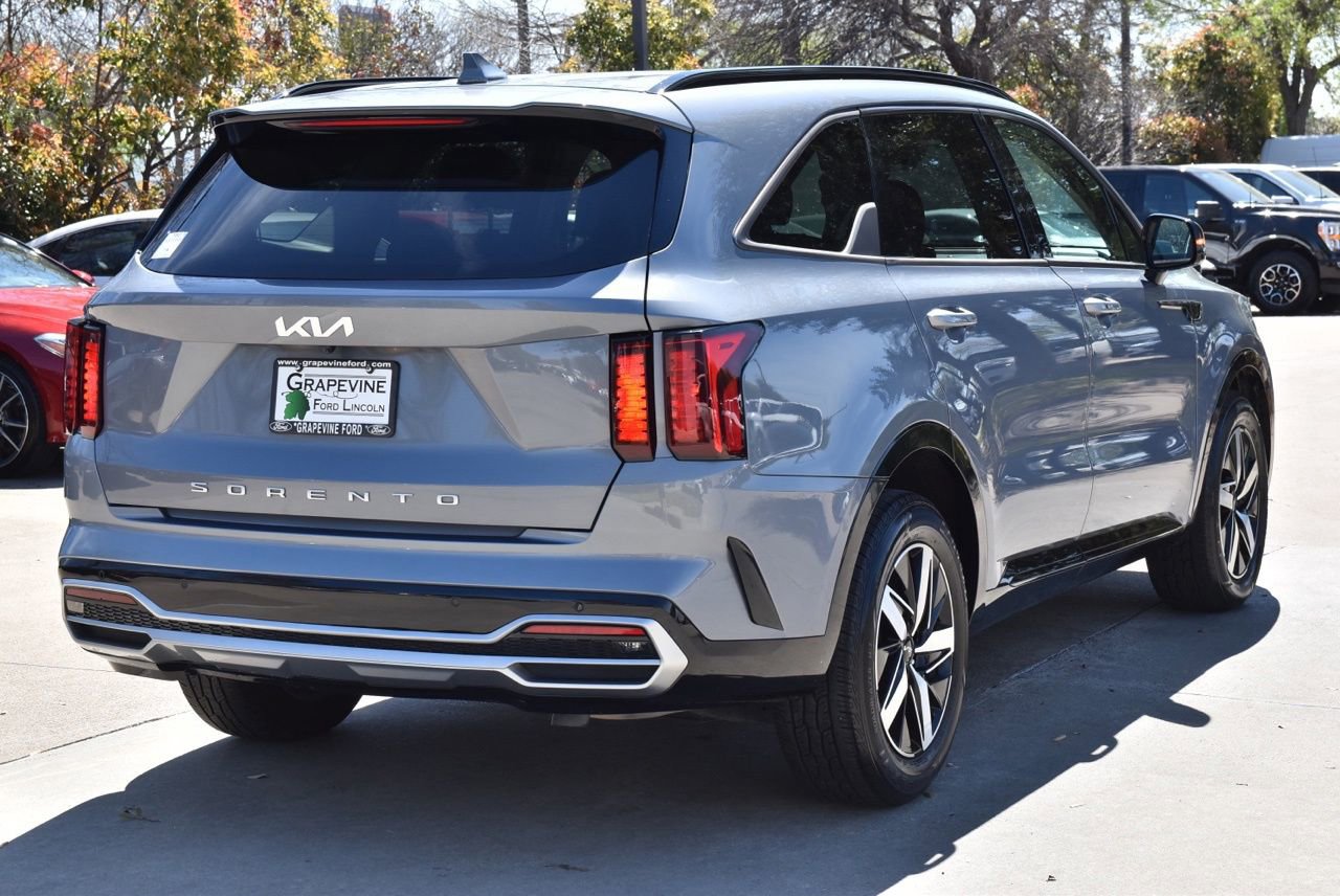 Used 2022 Kia Sorento EX image 8