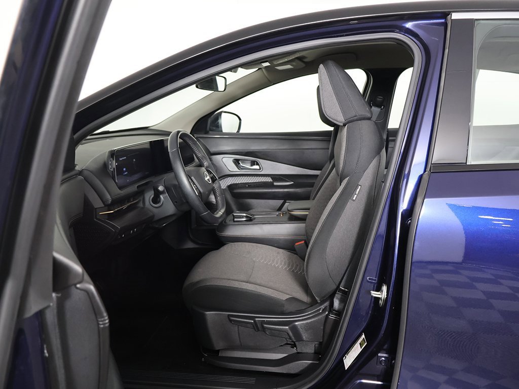 Used 2023 Nissan Ariya FWD image 27