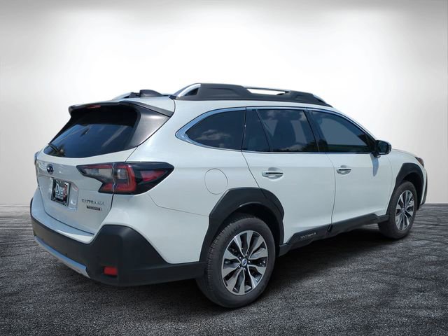 Used 2025 Subaru Outback Touring AWD/4WD image 3