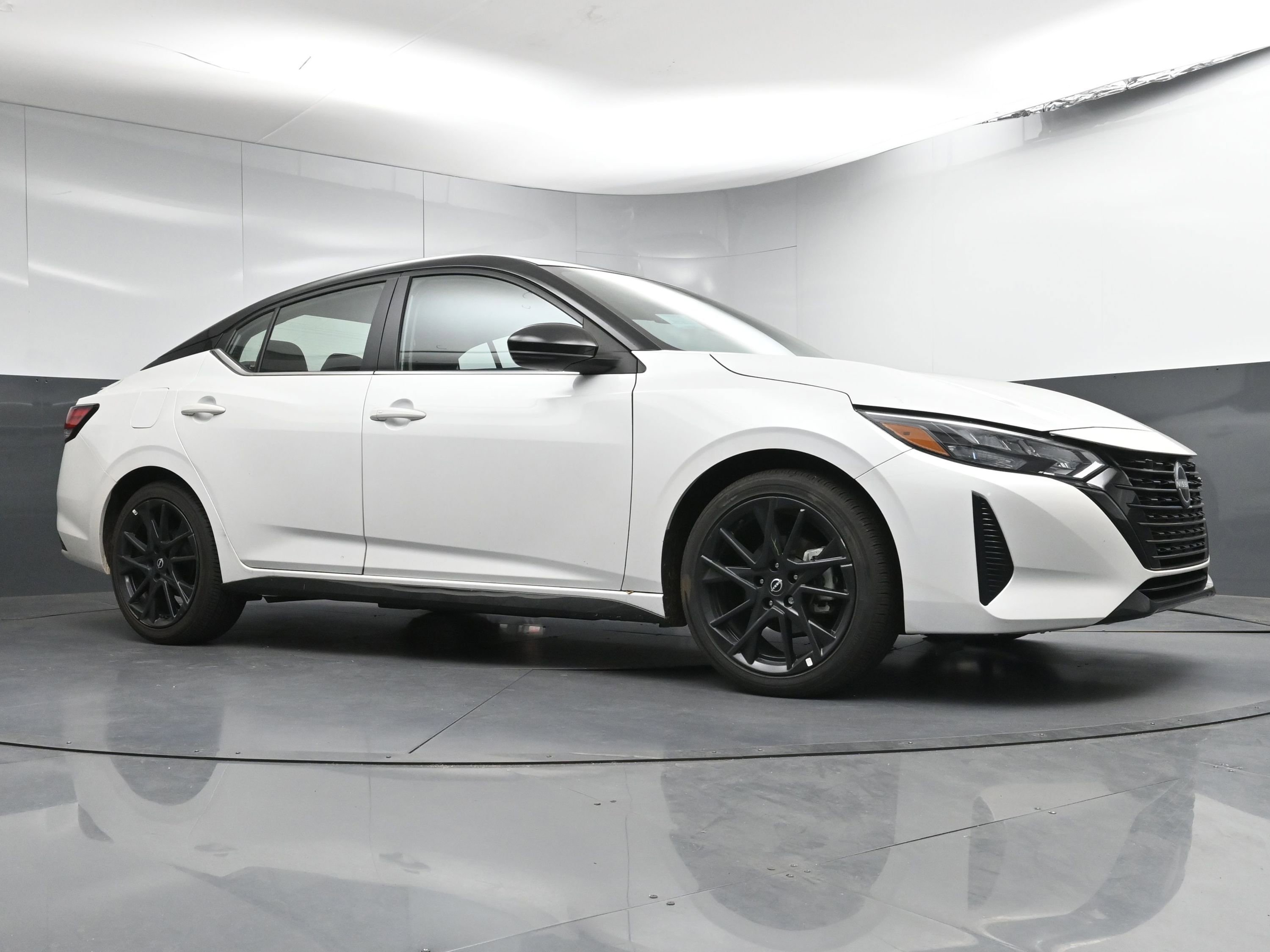 Certified 2025 Nissan Sentra SR w/ Midnight Edition image 23