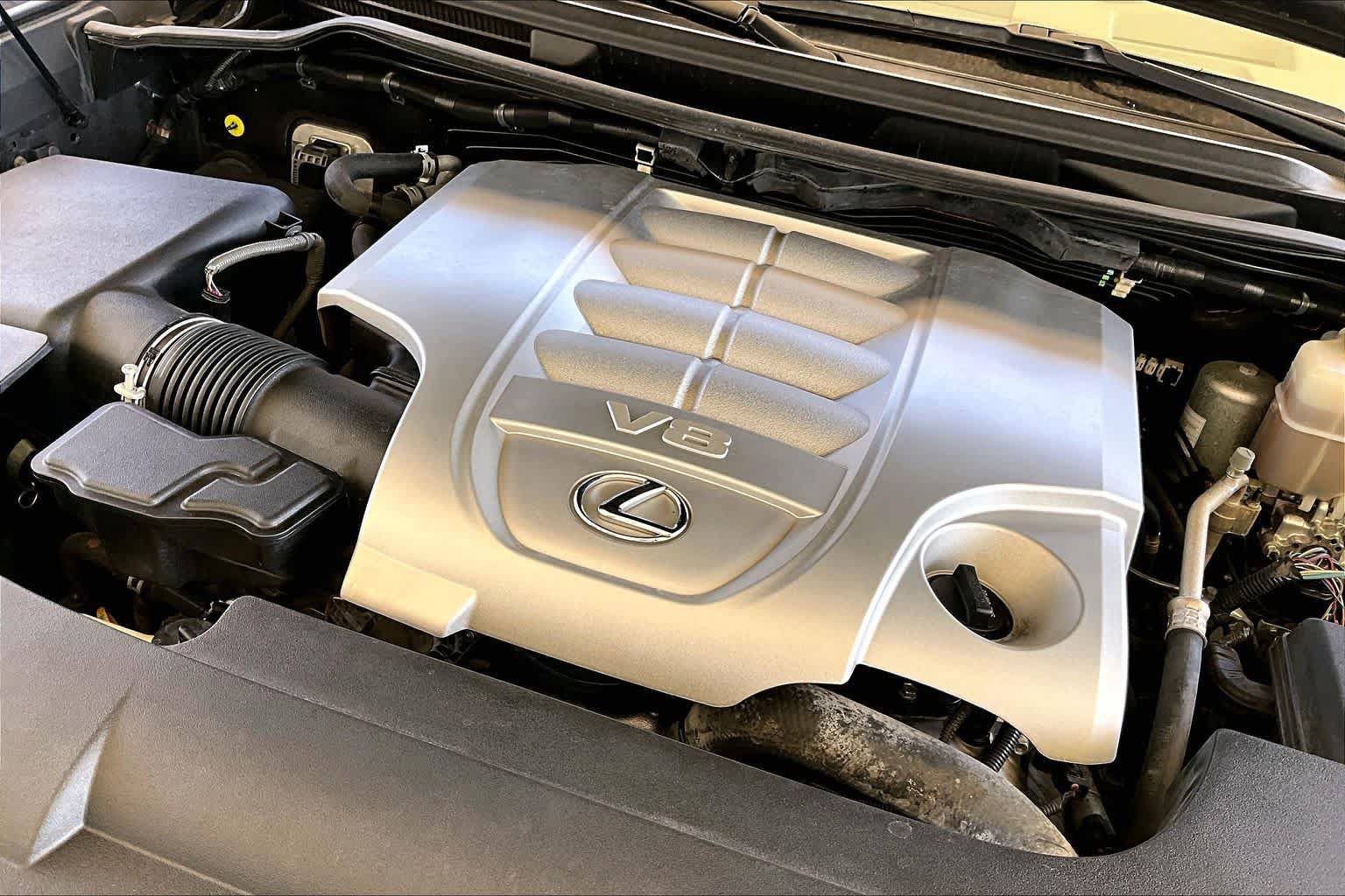 Used 2019 Lexus LX 570 4WD w/ Luxury Package image 29
