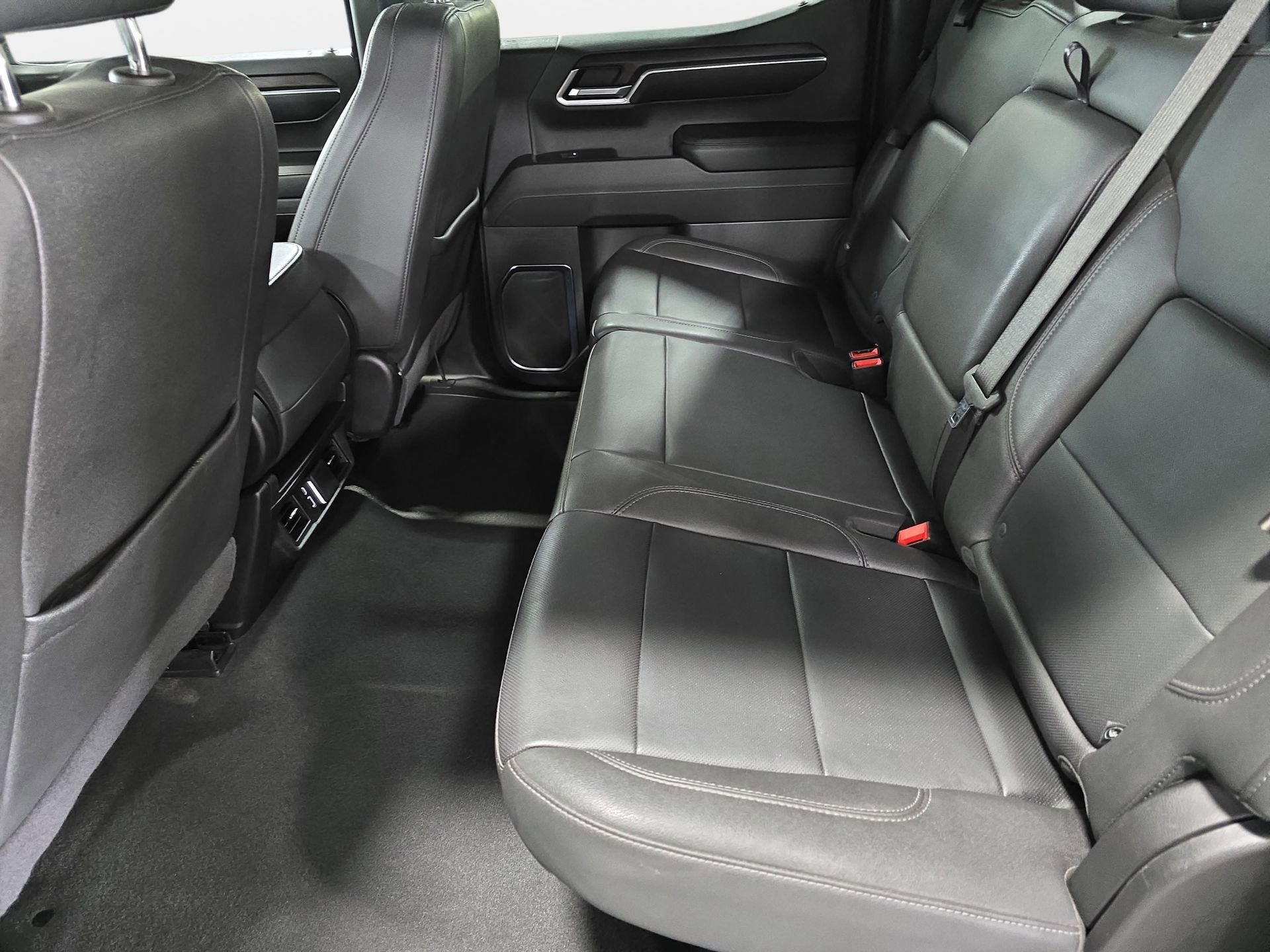 Used 2024 GMC Sierra 1500 SLT AWD/4WD image 14