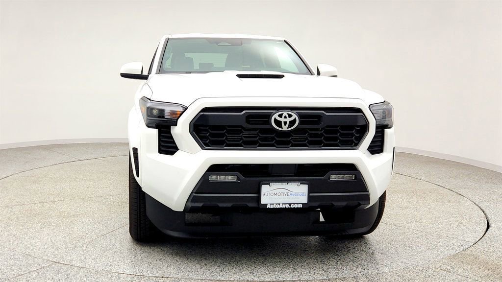 Used 2024 Toyota Tacoma TRD Sport AWD/4WD image 2