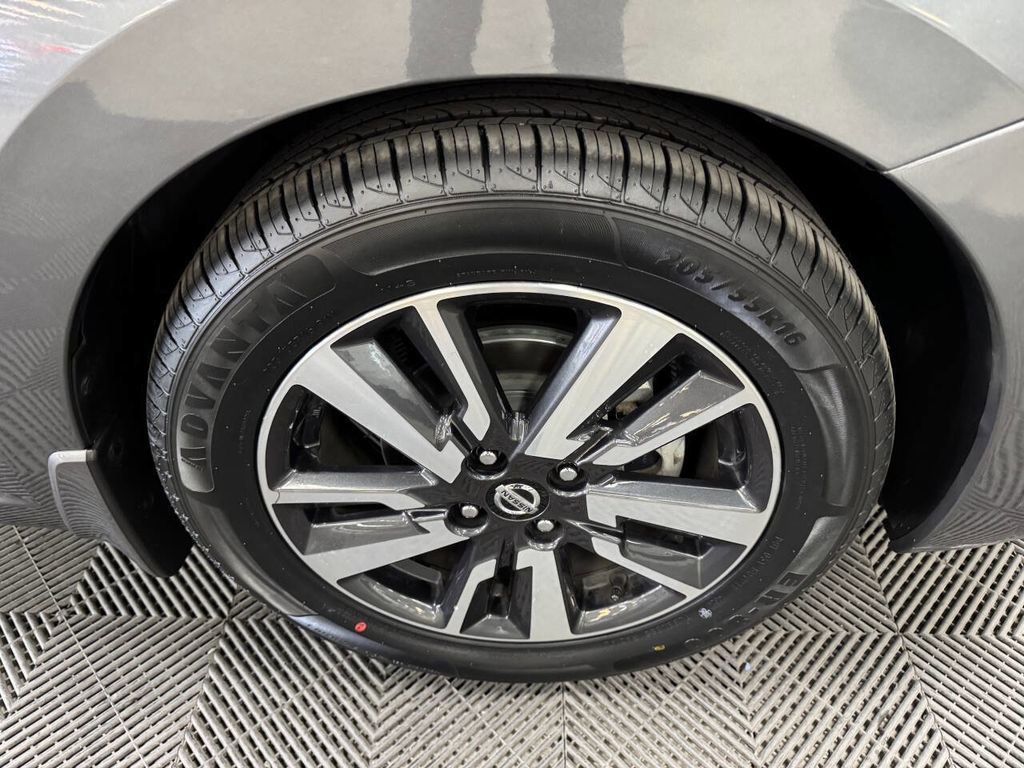 Used 2021 Nissan Versa SV image 20