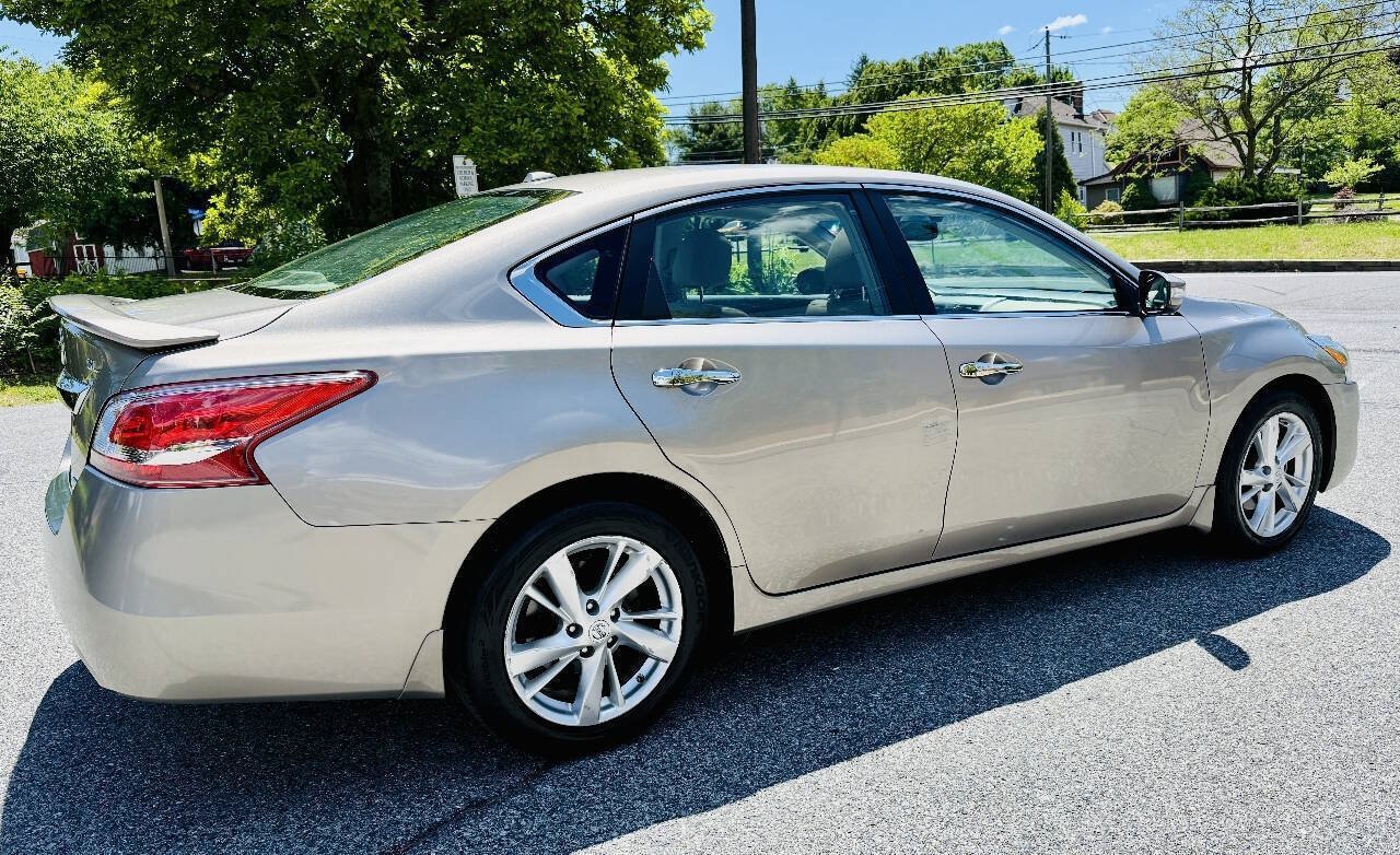 Used 2013 Nissan Altima 2.5 SL w/ Technology Pkg FWD image 5