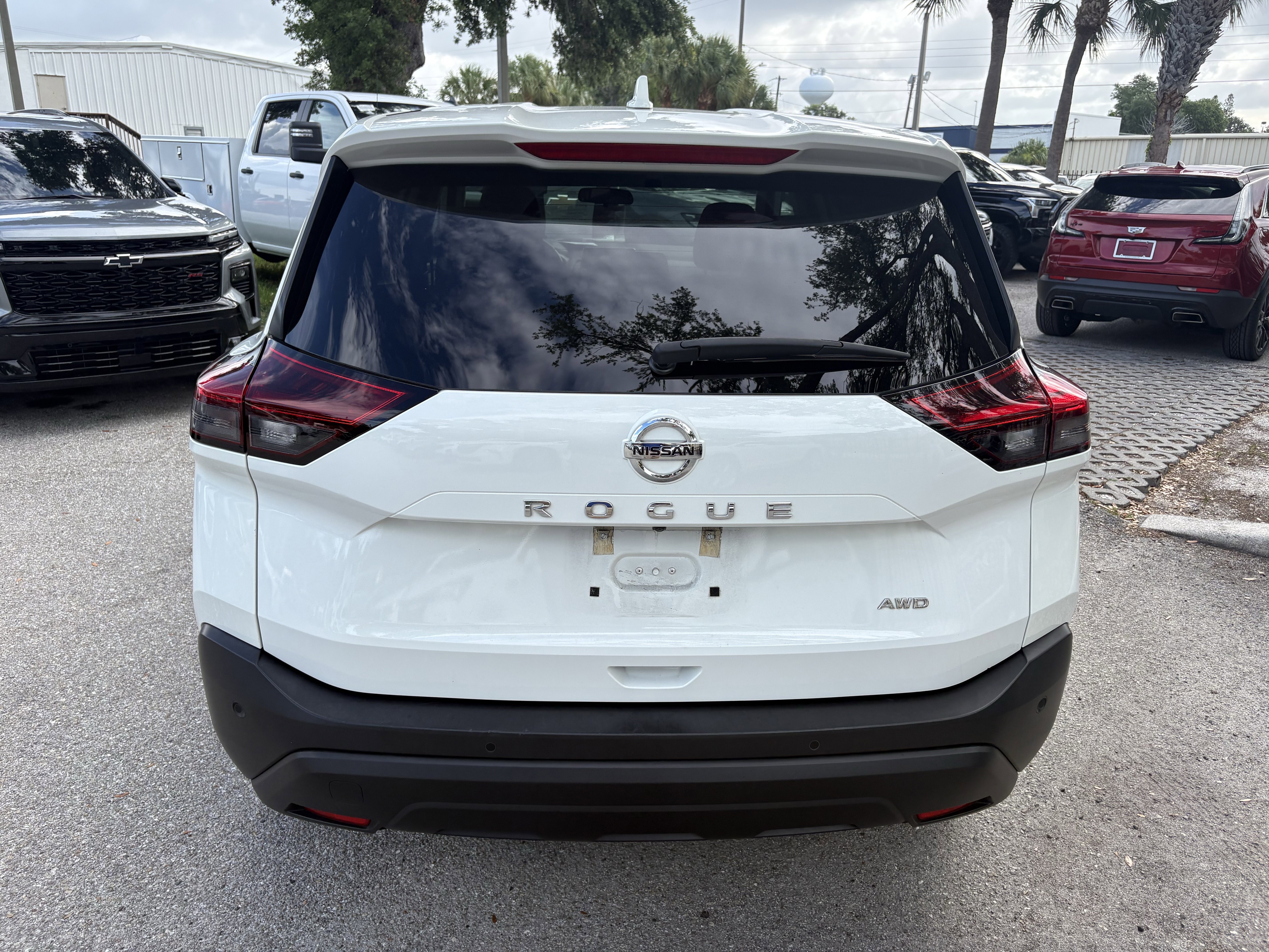 Used 2021 Nissan Rogue S AWD/4WD image 6