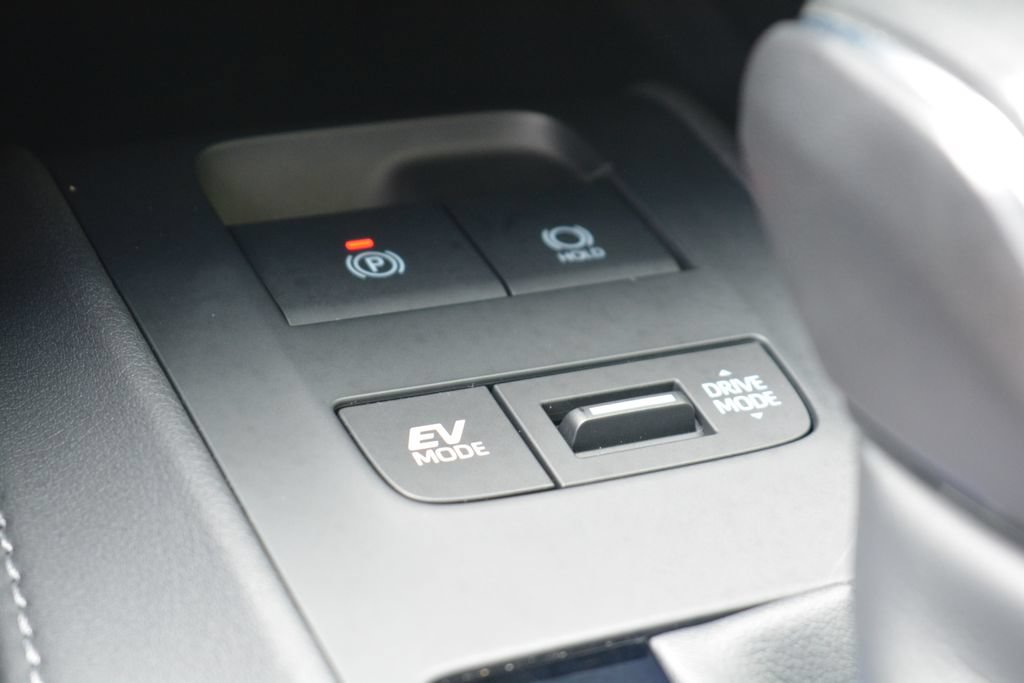Used 2023 Toyota Venza Nightshade AWD/4WD image 19