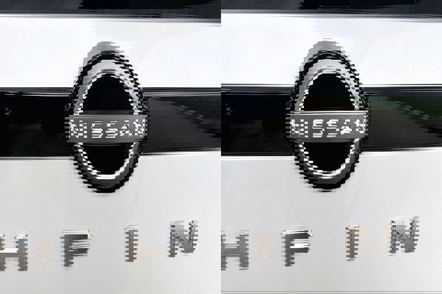 Certified 2025 Nissan Pathfinder SL image 30