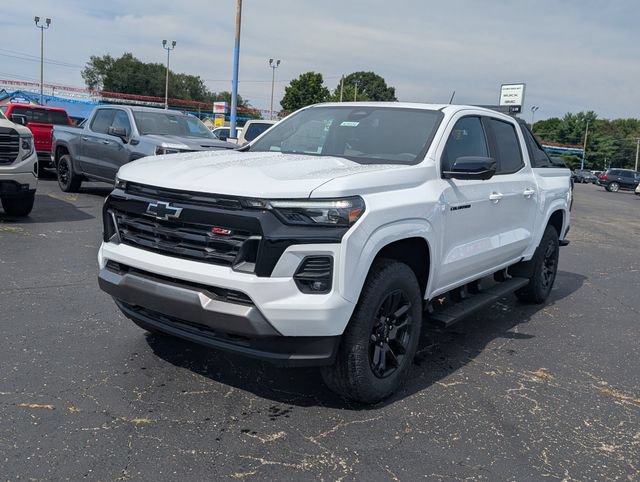 New 2026 Chevrolet Colorado Z71 w/ Midnight Edition AWD/4WD image 3