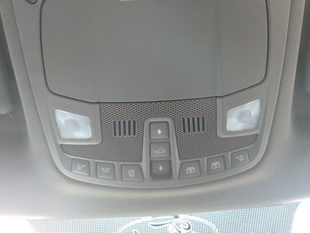 Used 2017 Ford F250 XLT w/ XLT Premium Package image 28