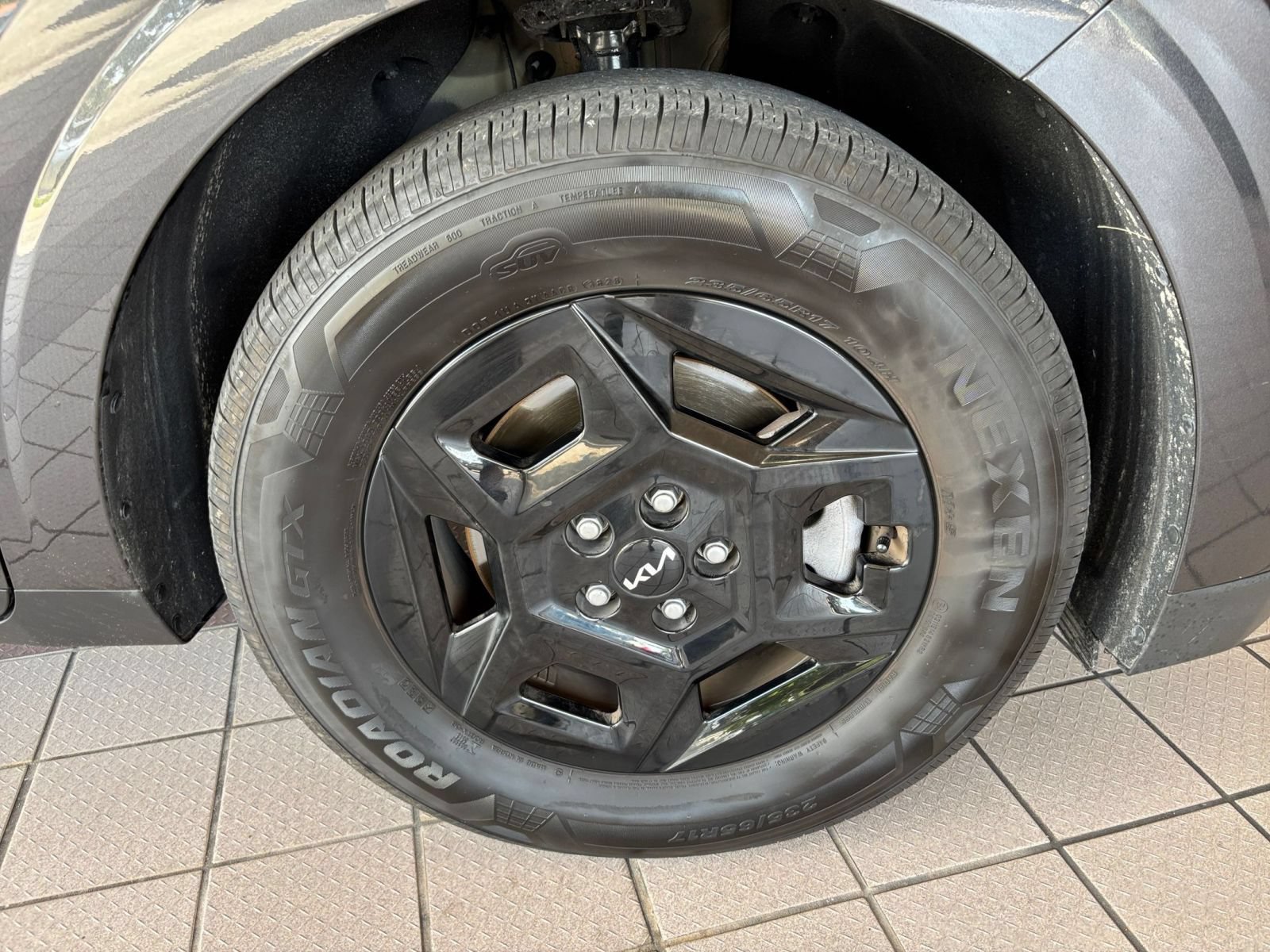 Used 2026 Kia Carnival FWD image 28