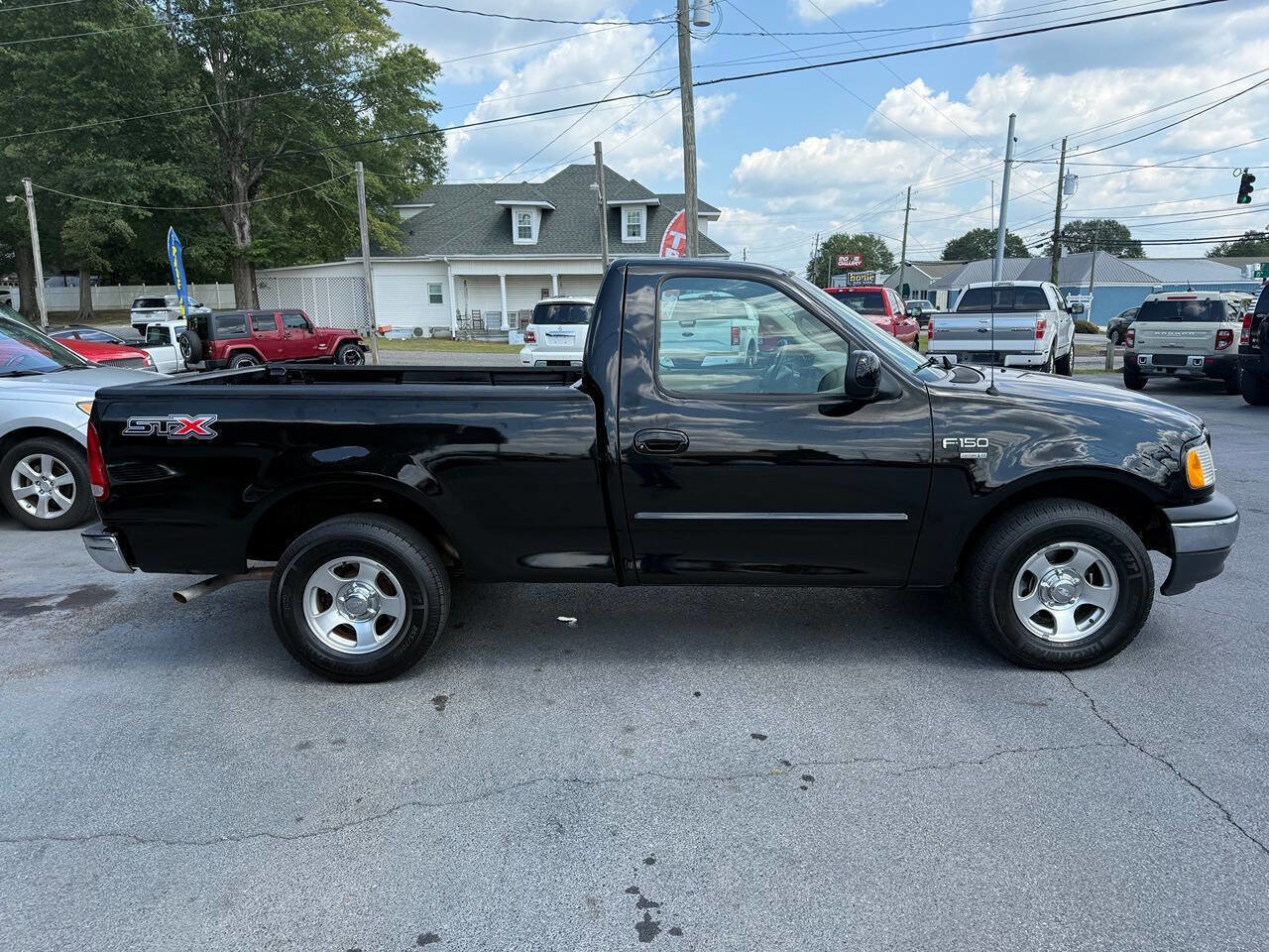 Used 2001 Ford F150 XLT image 2