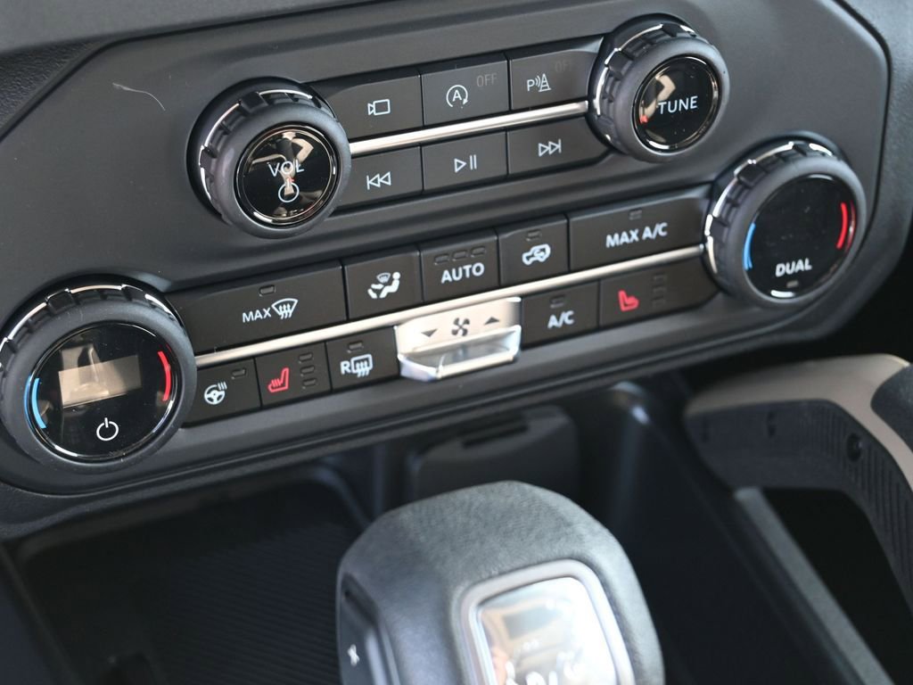 New 2026 Ford Bronco Badlands image 24