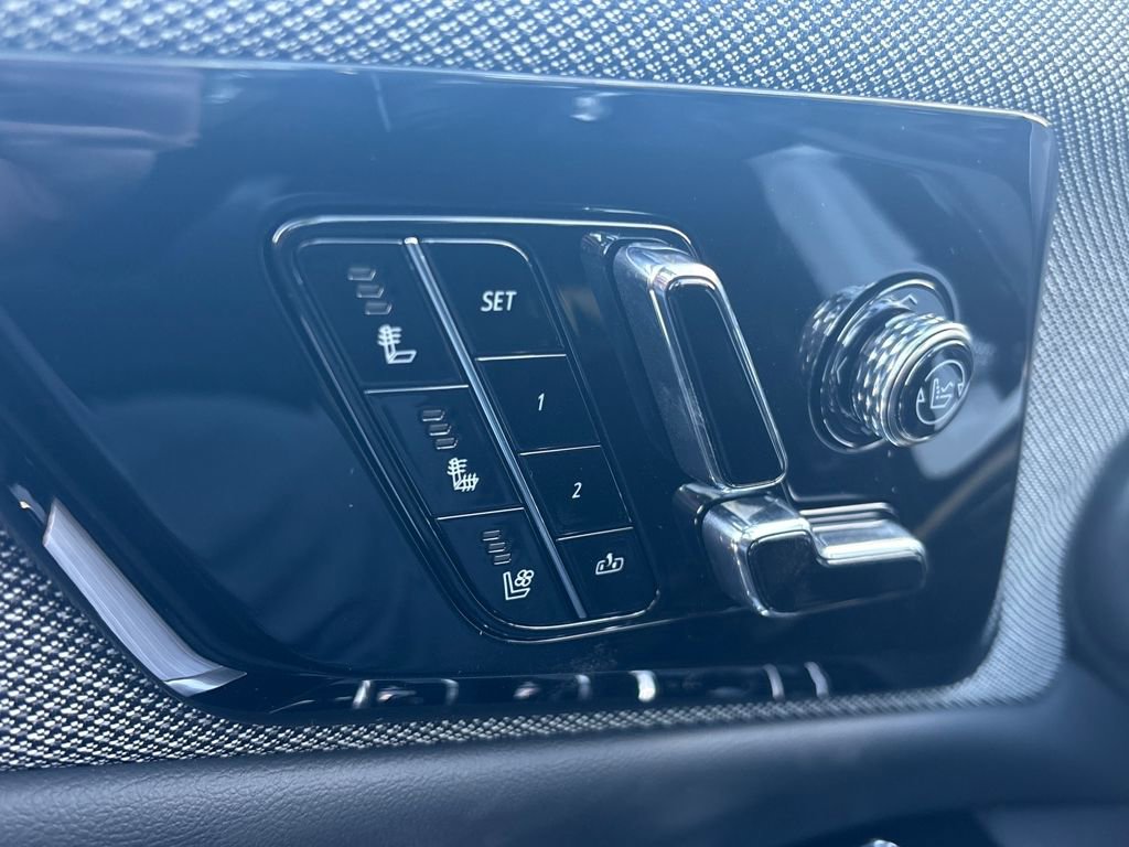 New 2026 Cadillac Optiq Luxury 2 image 29