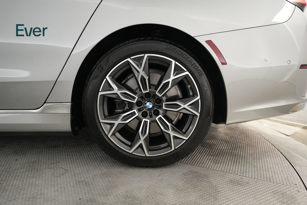 Used 2023 BMW i7 xDrive60 AWD/4WD image 19