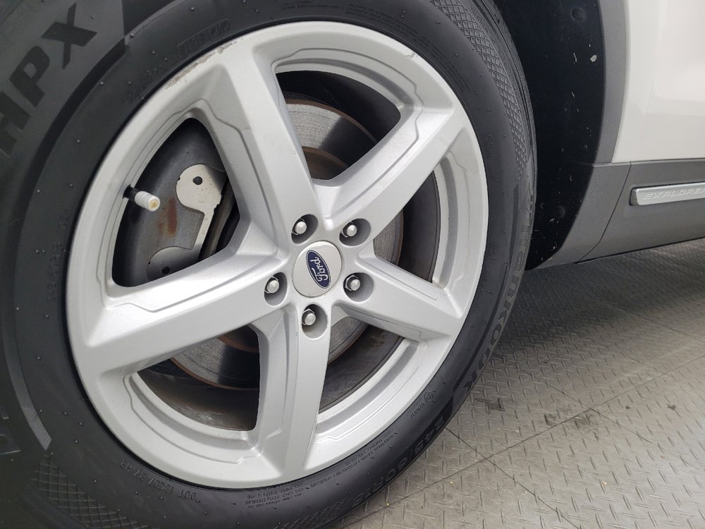 Used 2018 Ford Explorer XLT image 31