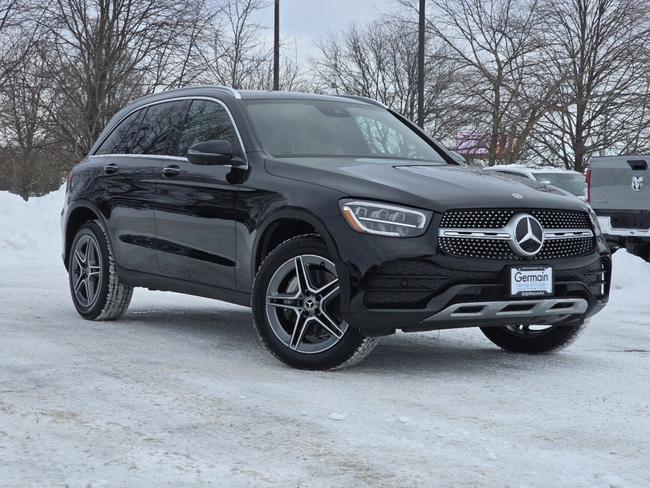 Used 2022 Mercedes-Benz GLC 300 4MATIC SUV image 2