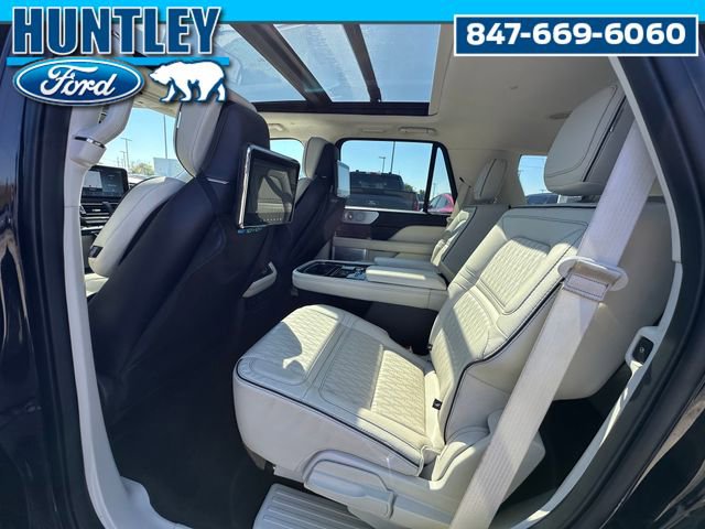 Used 2021 Lincoln Navigator Black Label w/ Cargo Convenience Package image 18