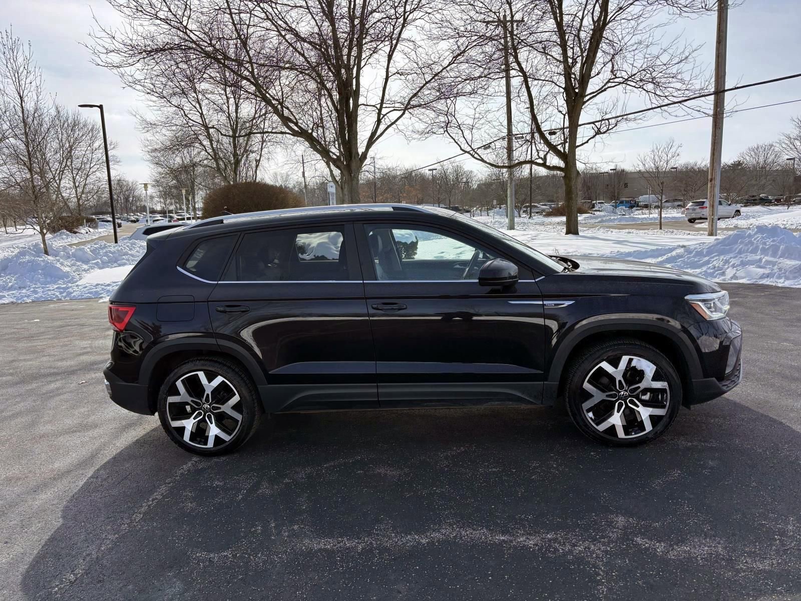 Used 2023 Volkswagen Taos SEL image 8