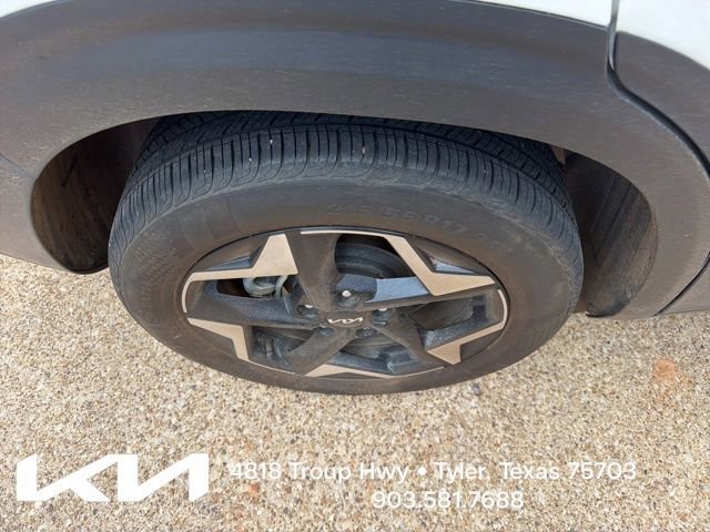 Used 2024 Kia Seltos EX AWD/4WD image 12
