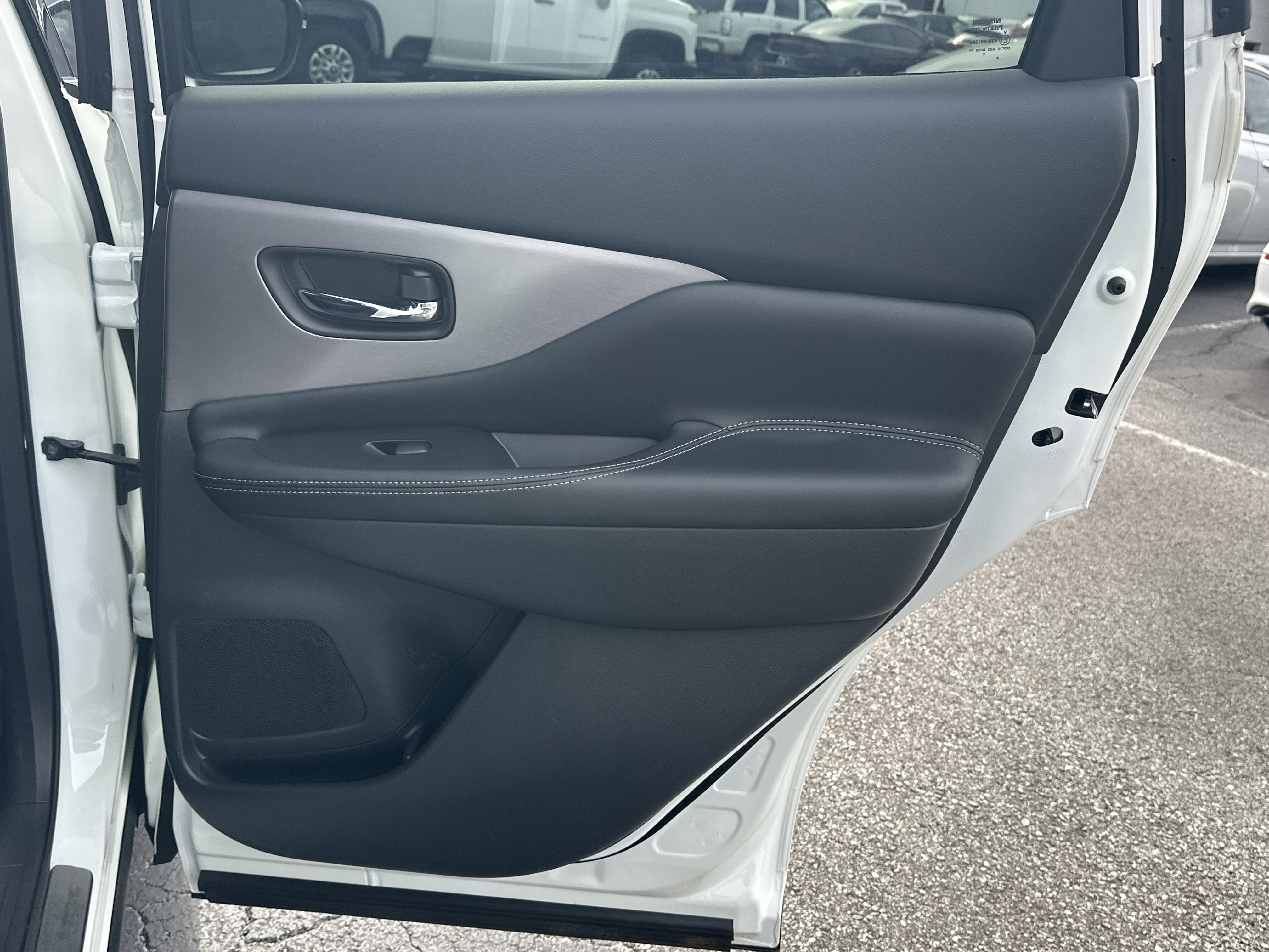 Used 2023 Nissan Murano SV w/ SV Midnight Edition Package FWD image 17