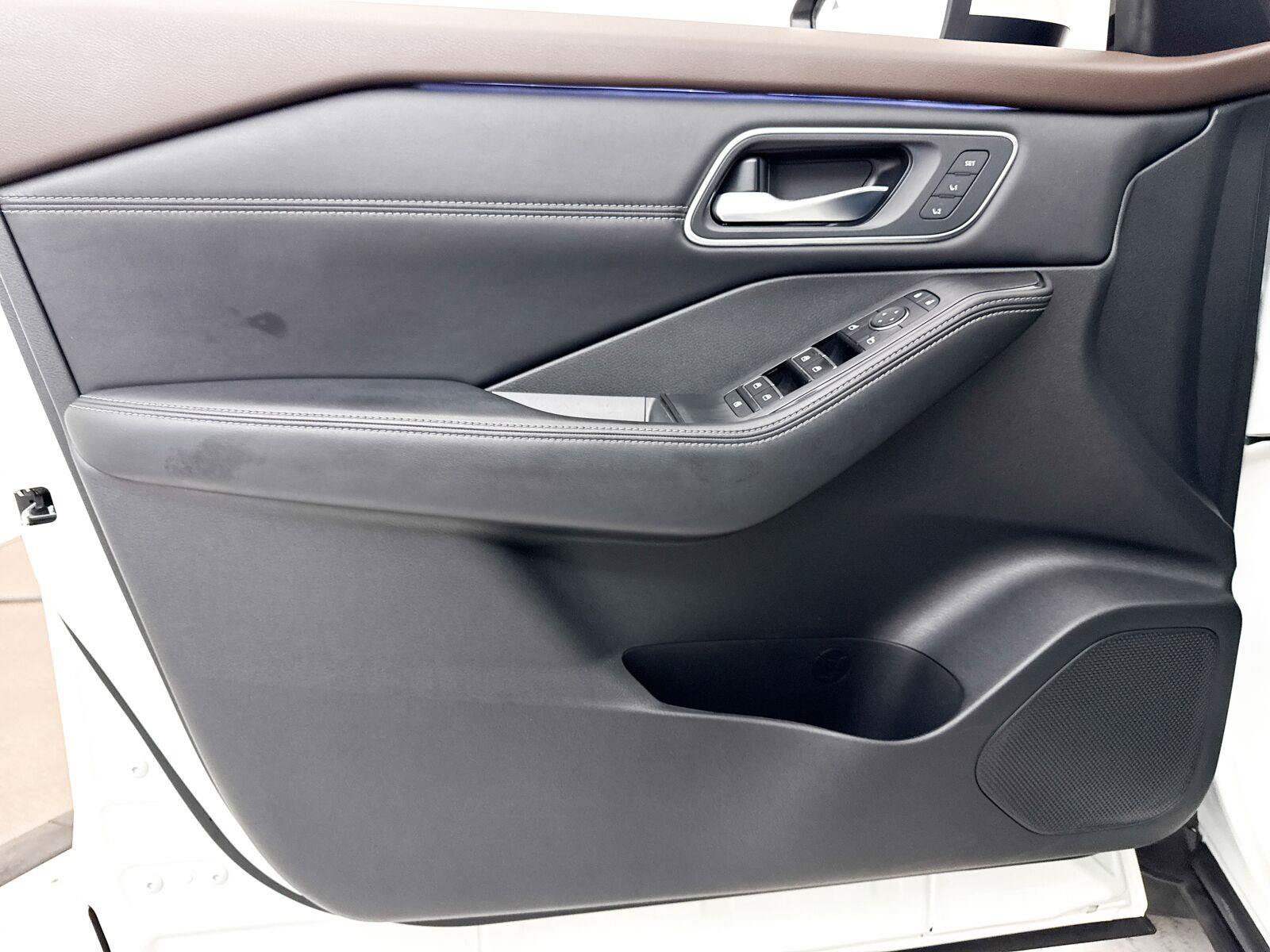 Used 2023 Nissan Rogue Platinum w/ Platinum Premium Package FWD image 29
