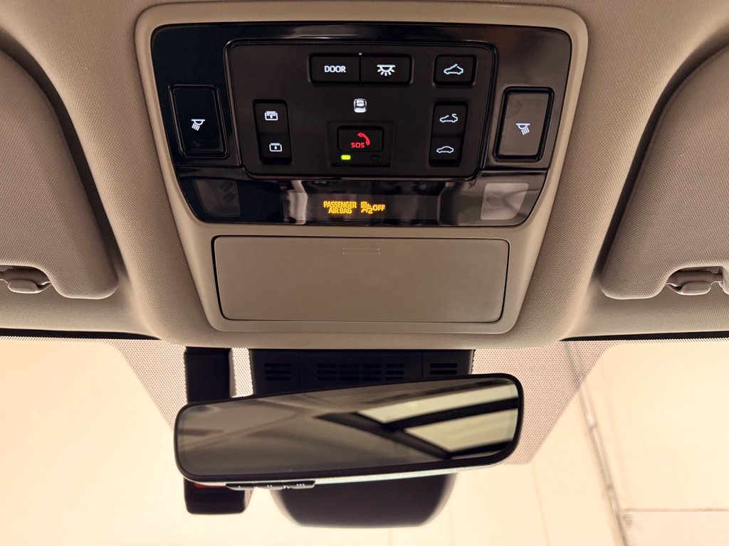 Used 2024 Toyota Grand Highlander AWD image 24